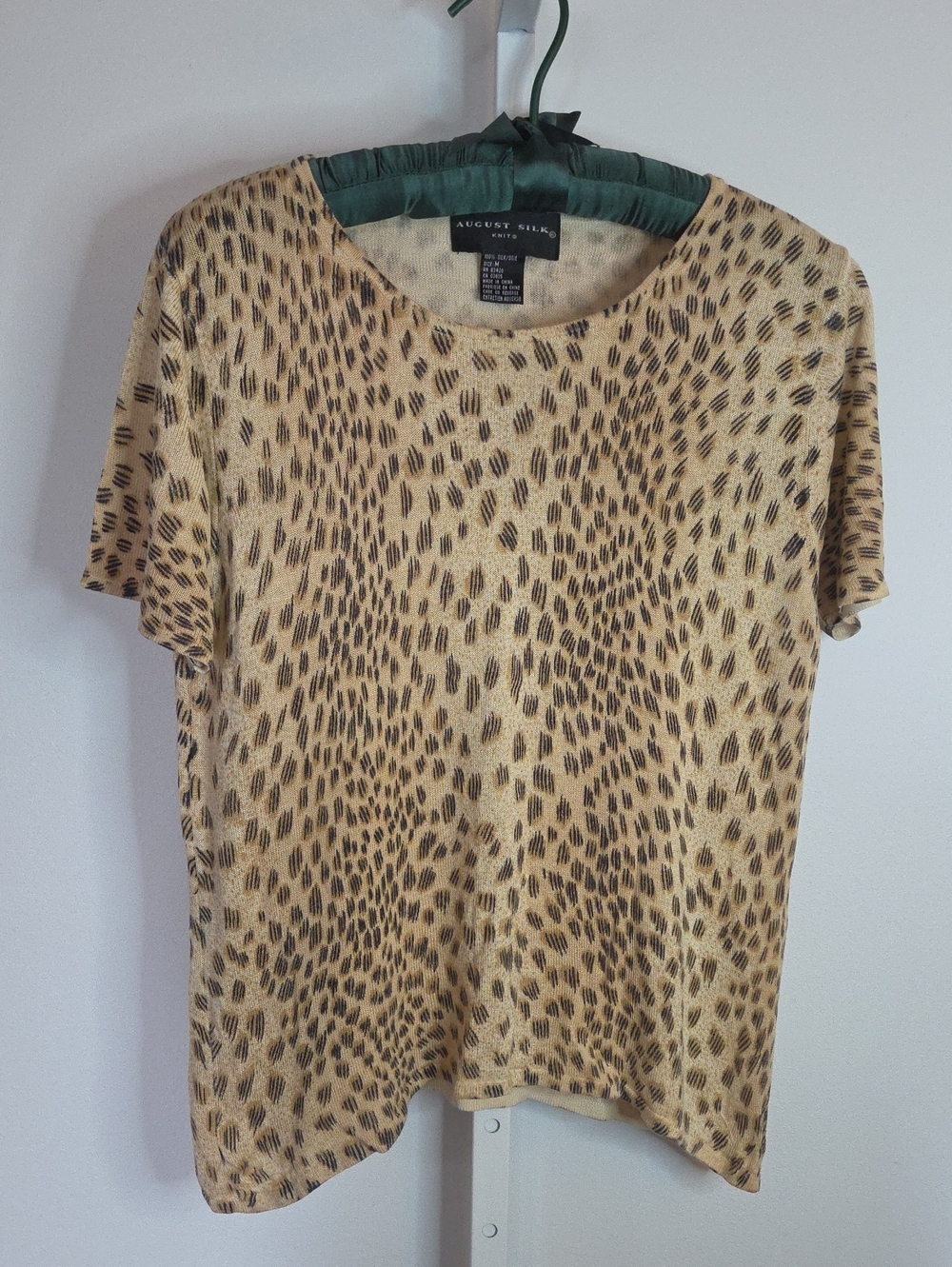 August Silk Knits 100% Silk Knit Short Sleeve Sweater Top Medium Beige Animal